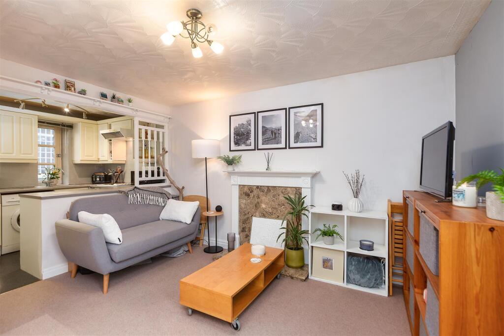 House in Lancaster - View 2