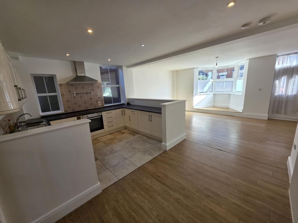 House in Yeovil, Somerset - View 4