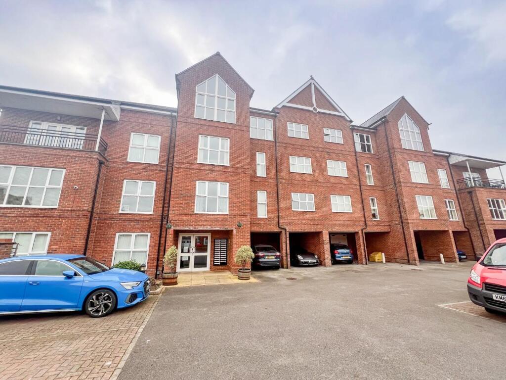 2-bed flat on Roundhaven, Farewell Hall, Durham, £189,950