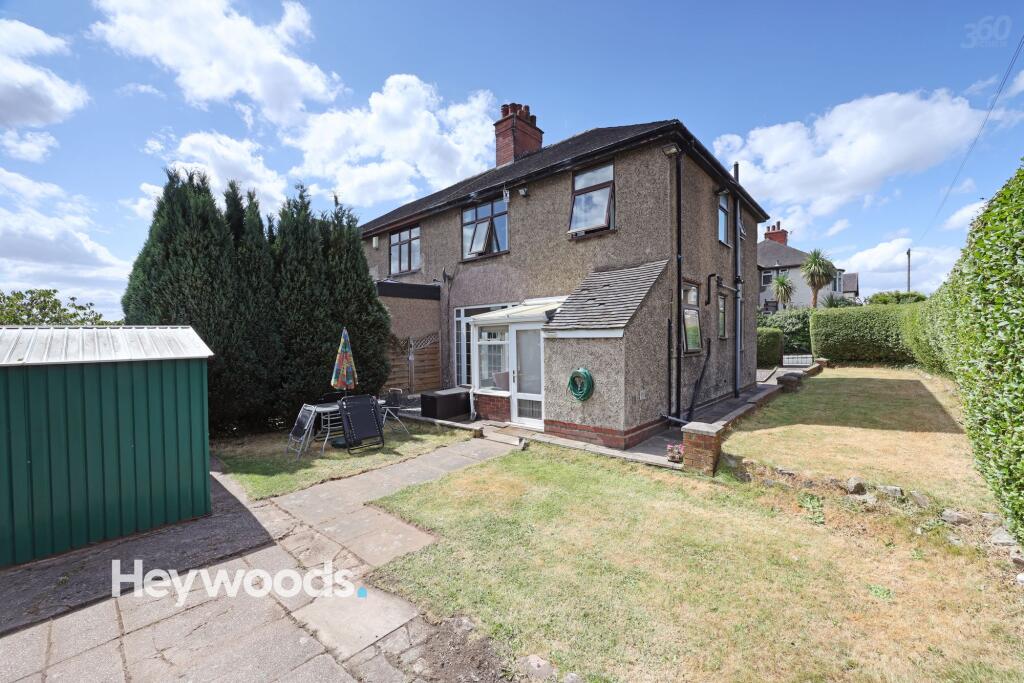 House in Stoke-on-Trent - View 4