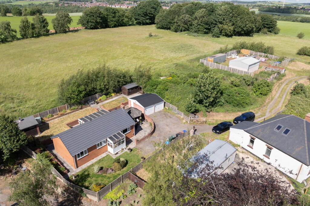 Lund Lane, Barnsley, S71 5PE photo 2