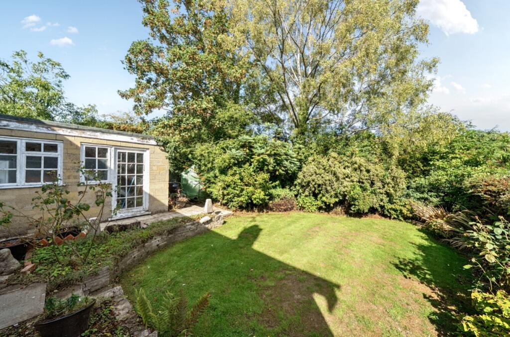House in South Kesteven, Harlaxton - View 4