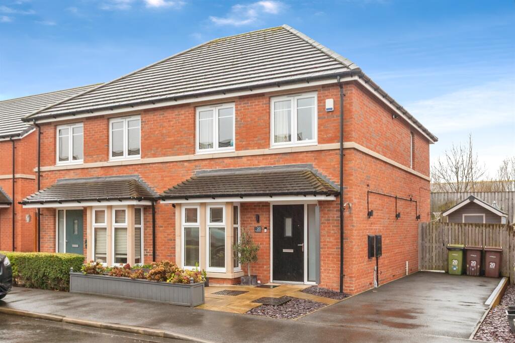 3-bed semi-detached on Cotham Drive, Wakefield, £280,000