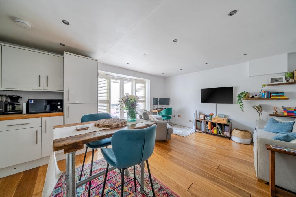 Apartment in Kingston upon Thames, Surbiton - View 5