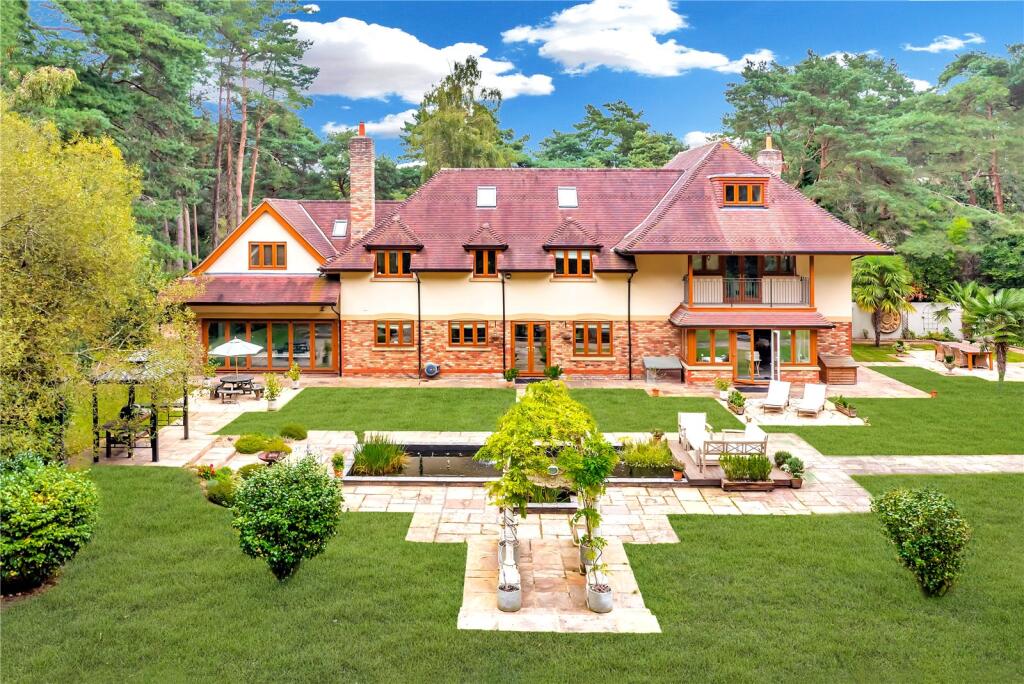 Main image of property: Avon Avenue, Ringwood, Dorset, BH24
