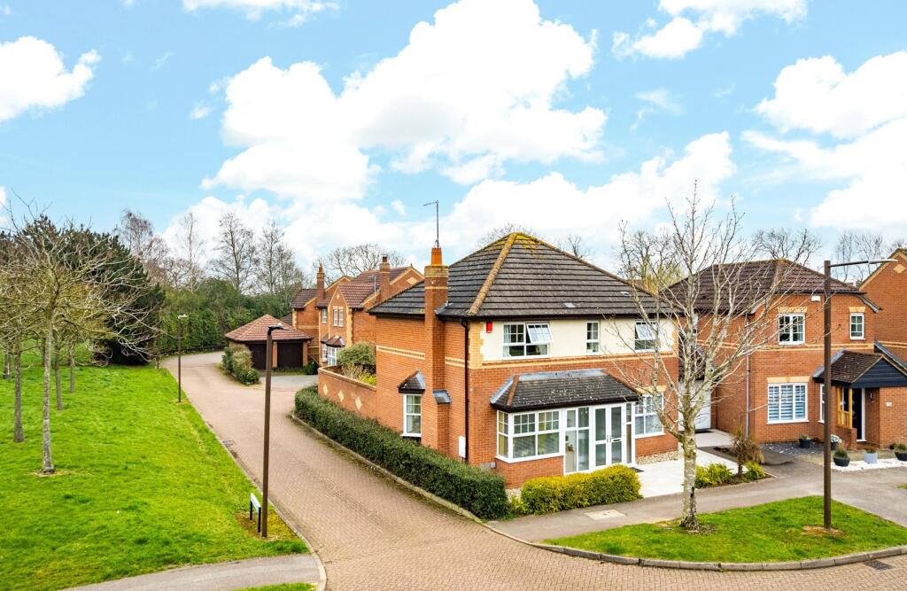 4-bed detached on Bowland Drive, Emerson Valley, Milton Keynes, Buckinghamshire, MK4, £600,000