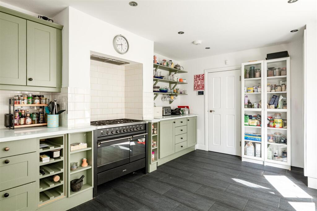 House in London, Hammersmith - More