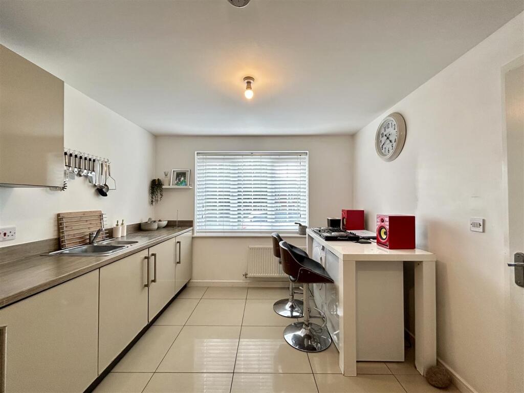 Additional image 3 of Thatchers Barn Drive, Halesowen