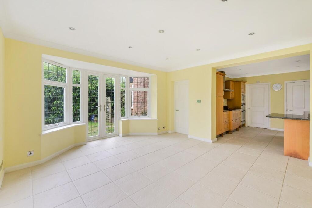 House in Kingston upon Thames - View 3