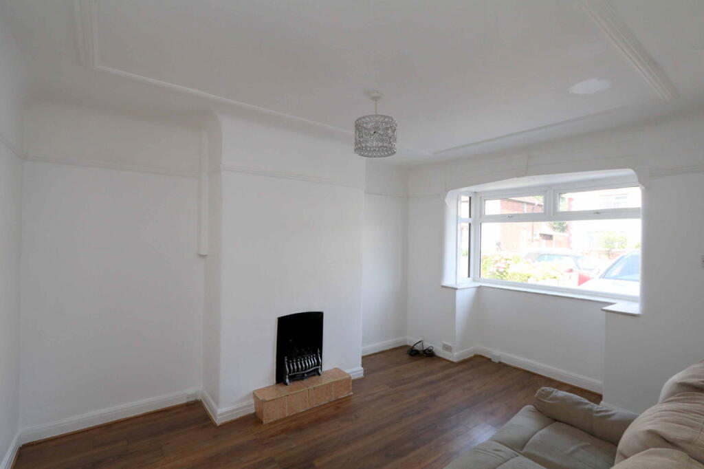 Roselea Drive, Crossens, Southport, PR9 photo 2