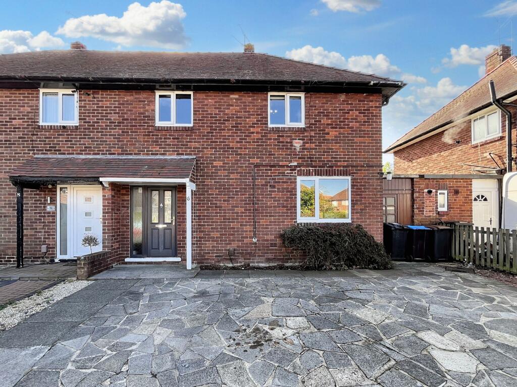 3-bed semi-detached on Pasture Crescent, Knaresborough, £270,000