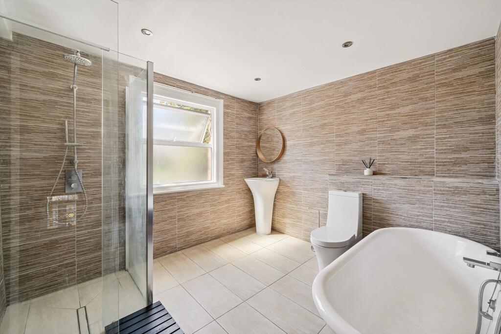 House in London - View 3