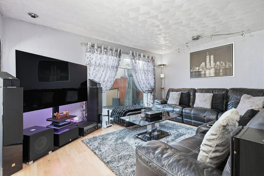 Almond Road, Cumbernauld, Glasgow, G67 photo 4