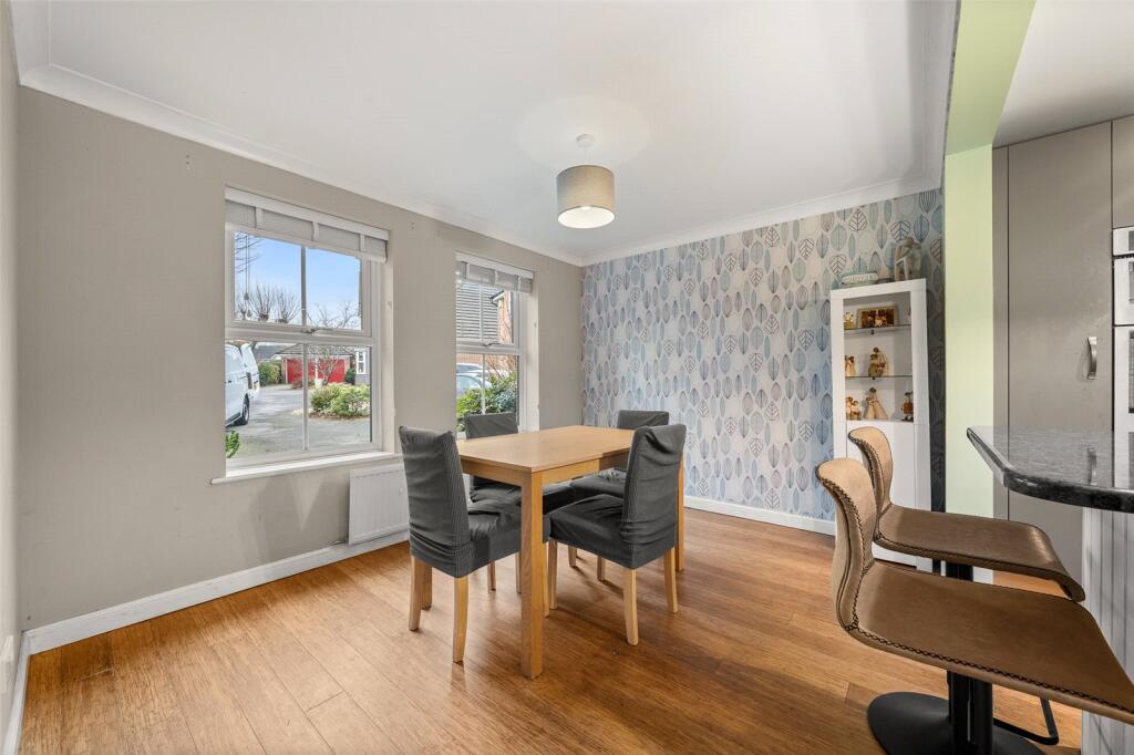 Boltons Lane, Binfield, Bracknell, Berkshire, RG42 photo 5