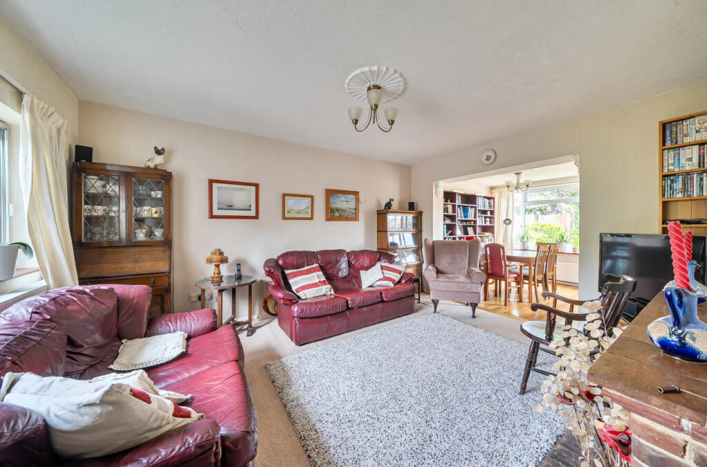 House in Luton - View 4