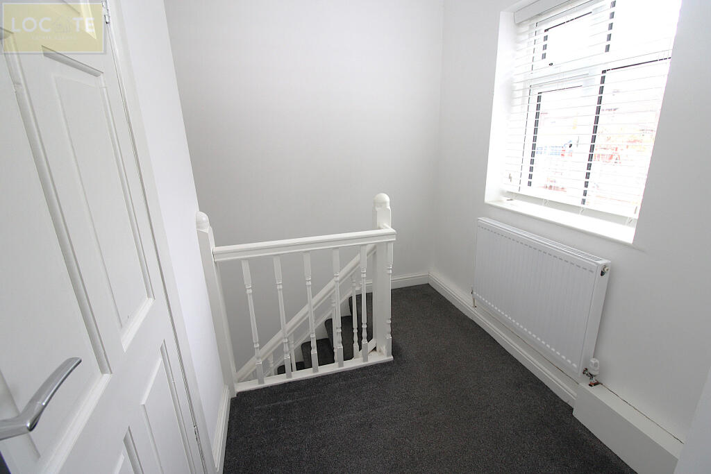 Church Road, Flixton photo 4