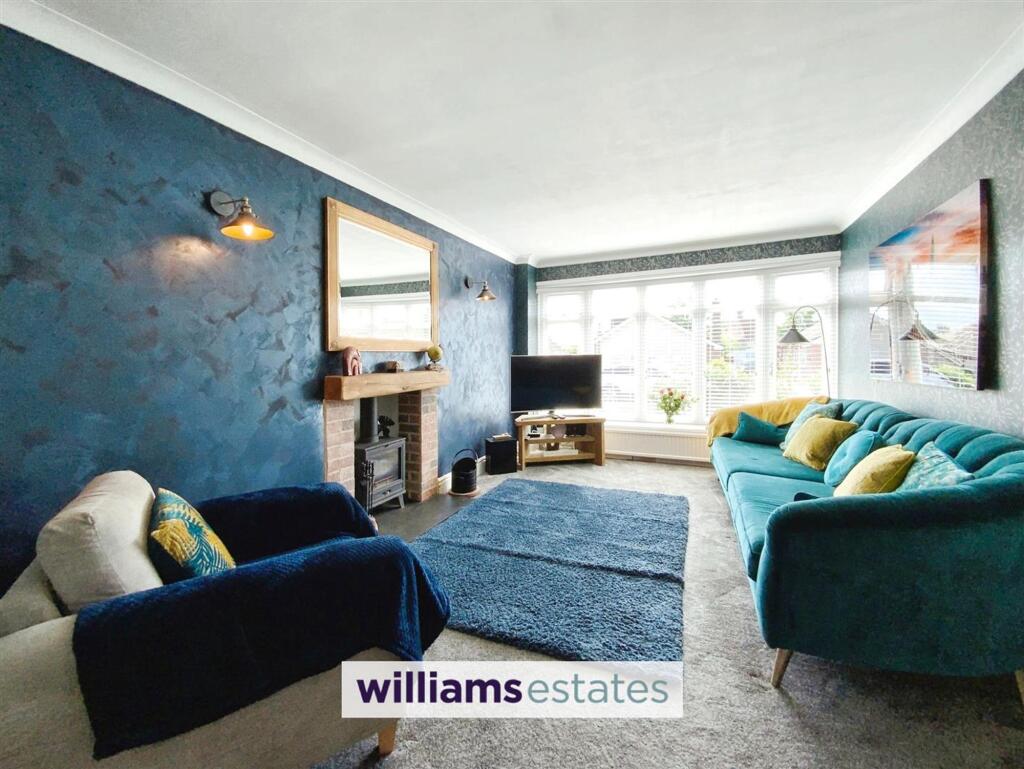 House in Rhuddlan - More