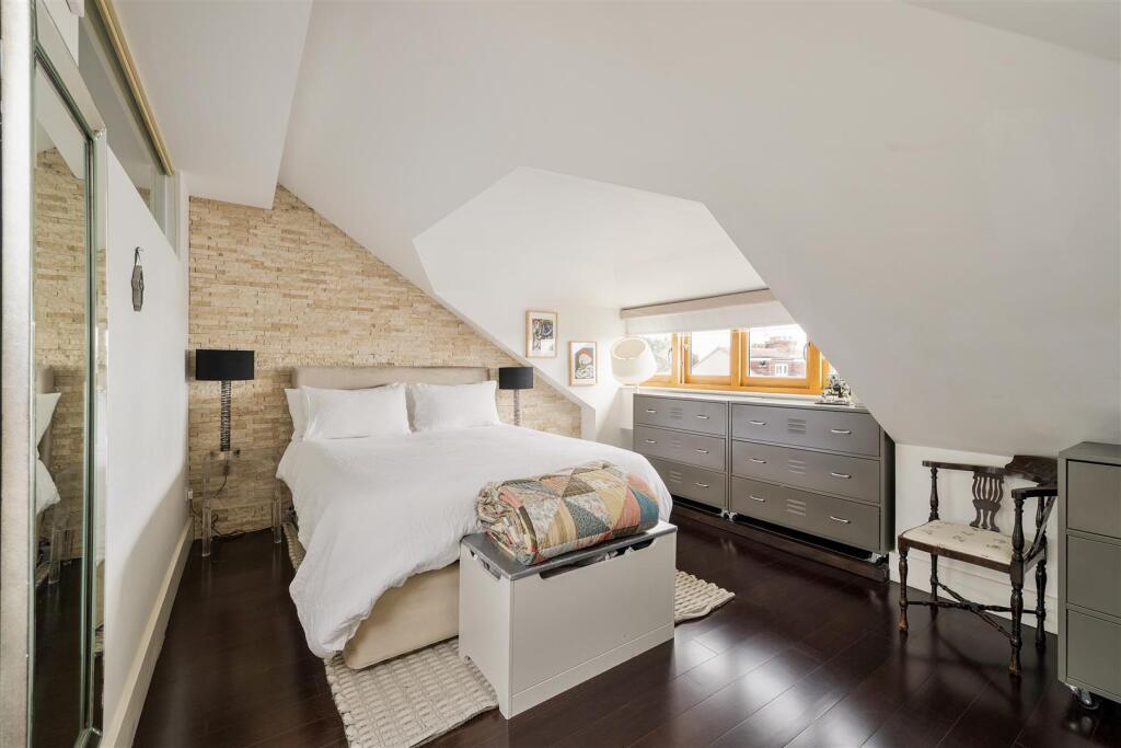 House in London, South Woodford - More