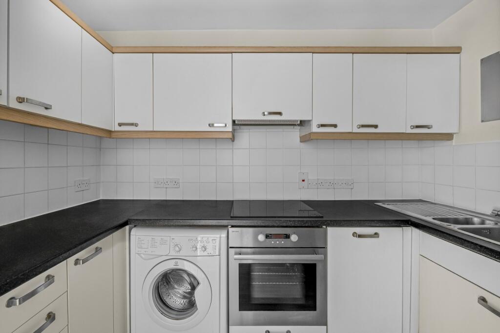 Apartment in London, City of Westminster - View 3