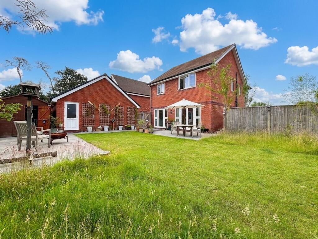 Augustus Avenue, Fordingbridge, SP6 photo 4
