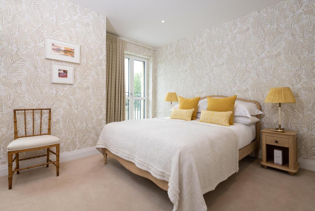 Broom Road, Teddington, TW11 photo 4