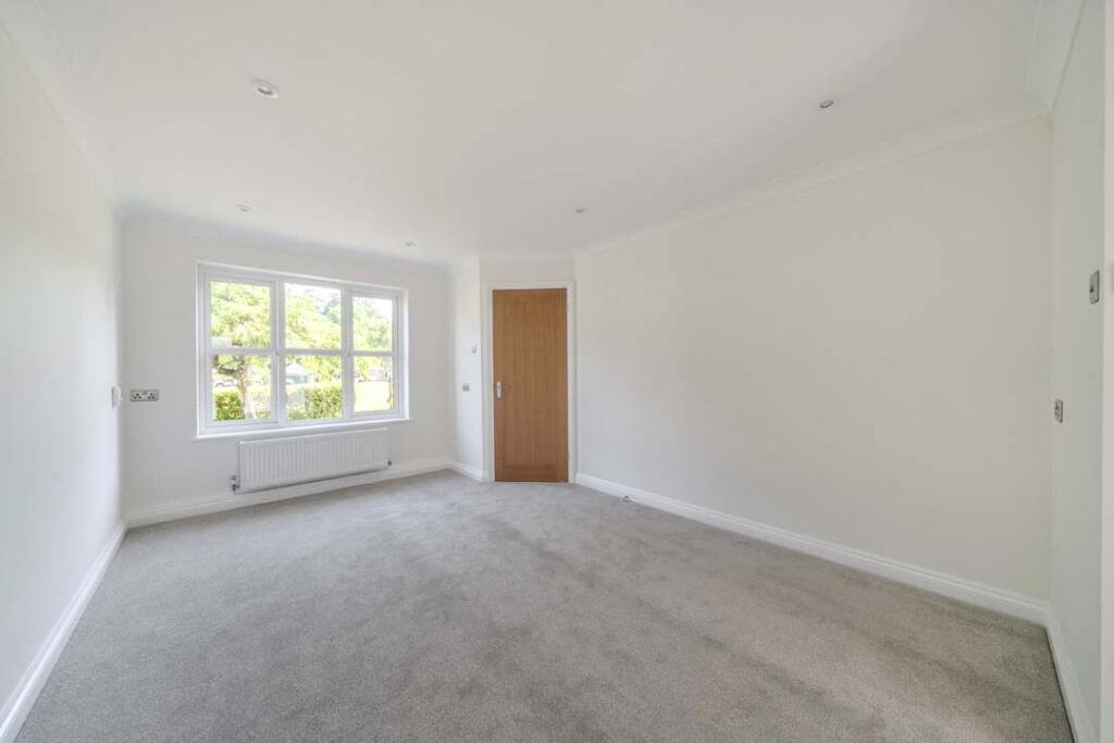 House in Rickmansworth, Cedars Village, Chorleywood - View 4