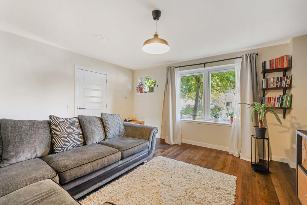 House in Edinburgh, Craigmillar - View 2