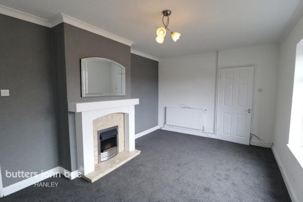 House in Stoke-on-Trent, Eaton Park - View 4