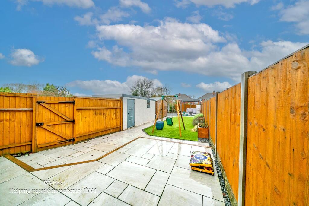 Almond Avenue, Yew Tree Estate, Walsall photo 4