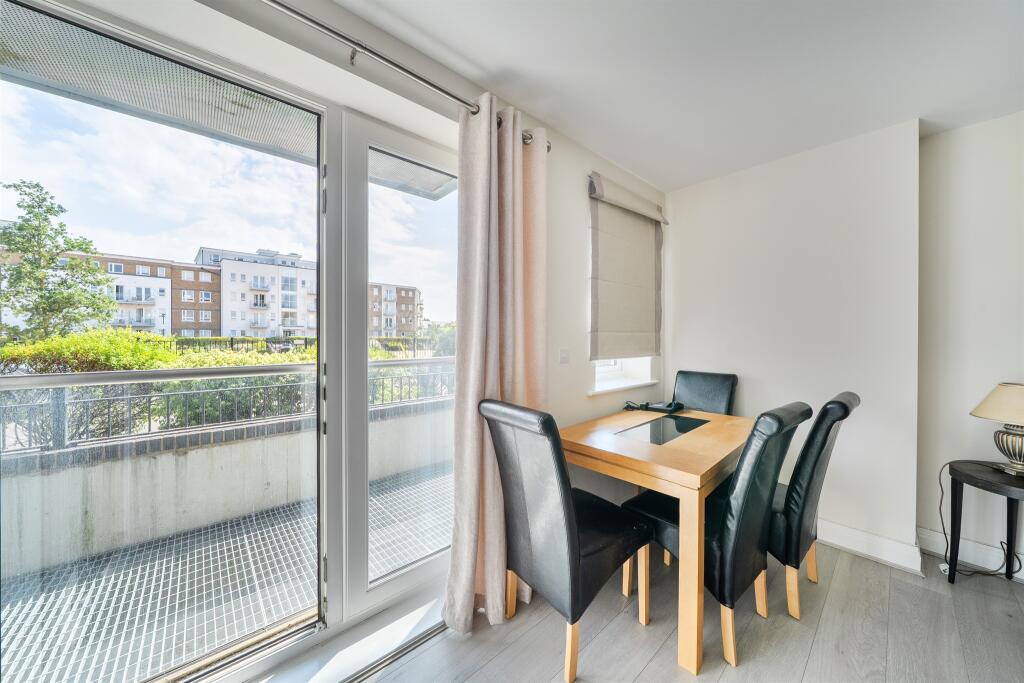 Apartment in Slough, Windsor and Maidenhead - More