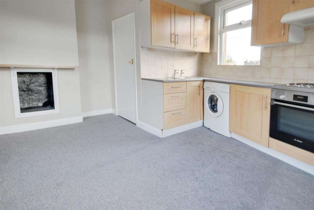 Apartment in Watford - View 3