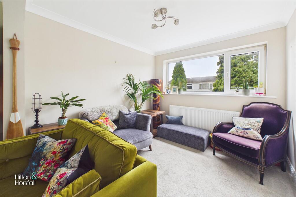 Buckingham Drive, Read photo 4