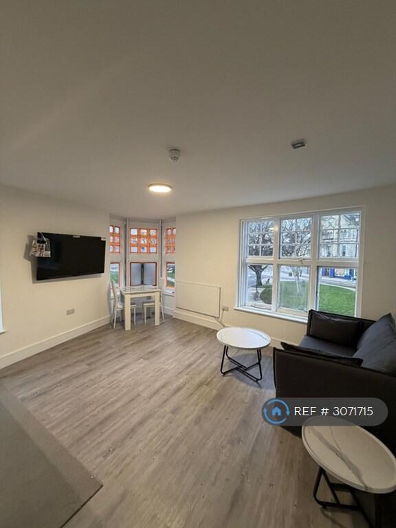 Apartment in Weston-super-Mare, Whitecross Village - View 4