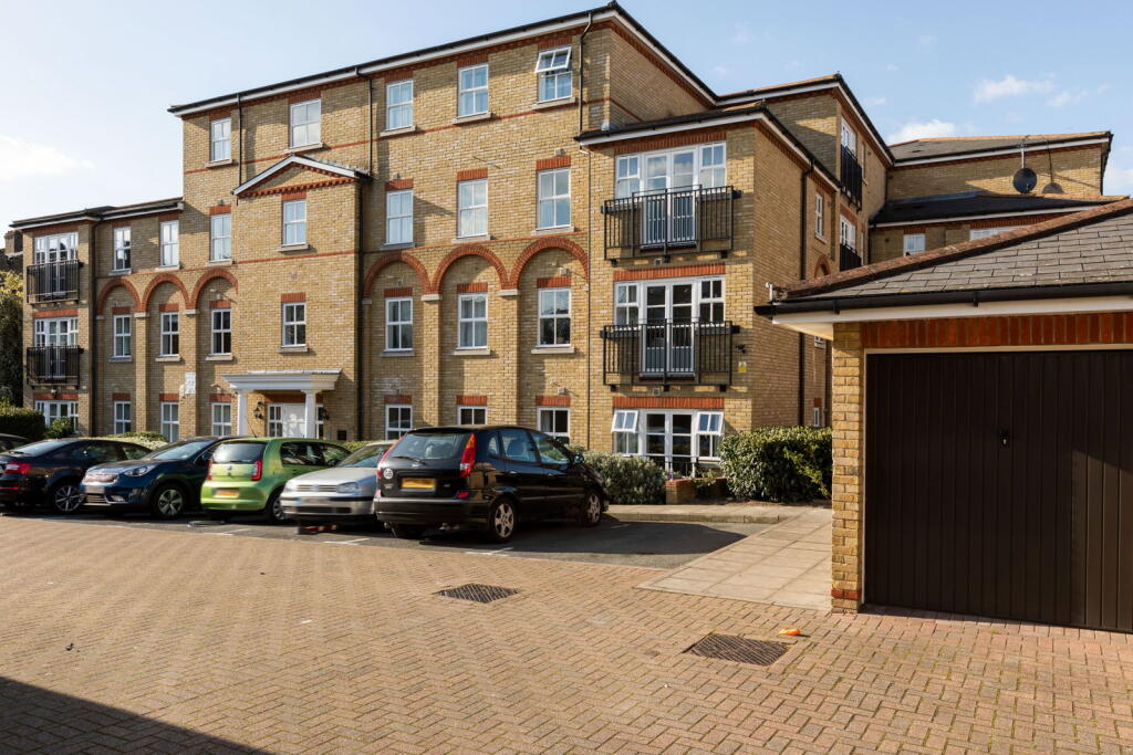 2-bed flat on Belvedere Place, London, SW2 5TD, £475,000