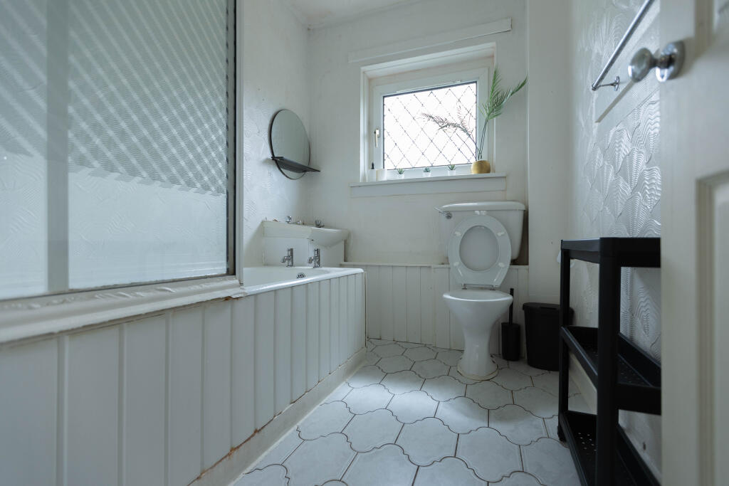 Apartment in Glasgow, Calton - More