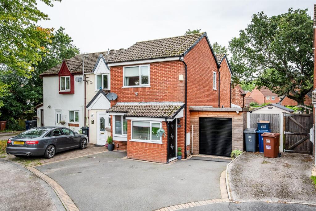 2-bed terraced on Fernleigh, Leyland, £180,000