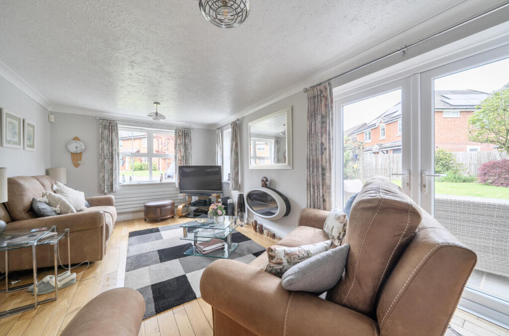 Caumont Close, Uffculme, Cullompton photo 2