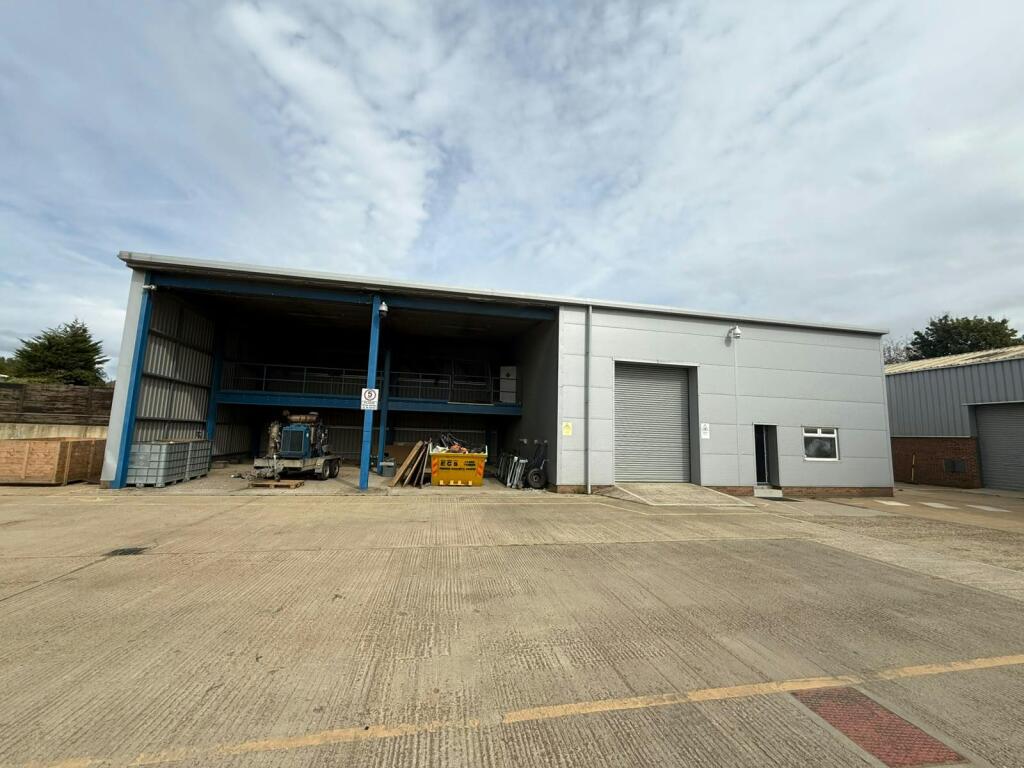 Industrial Unit and Open Air Storage