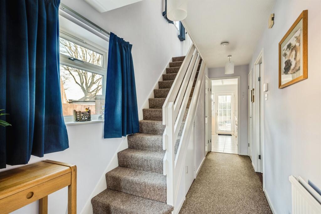 Beagle Close, Abingdon photo 3