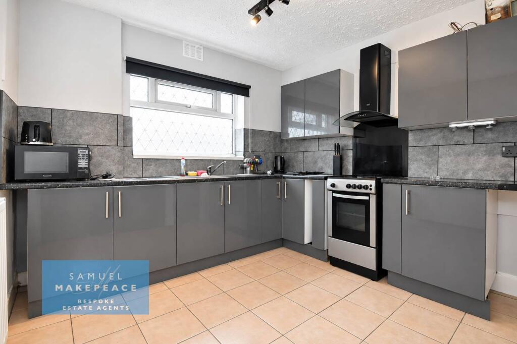House in Stoke-on-Trent - More