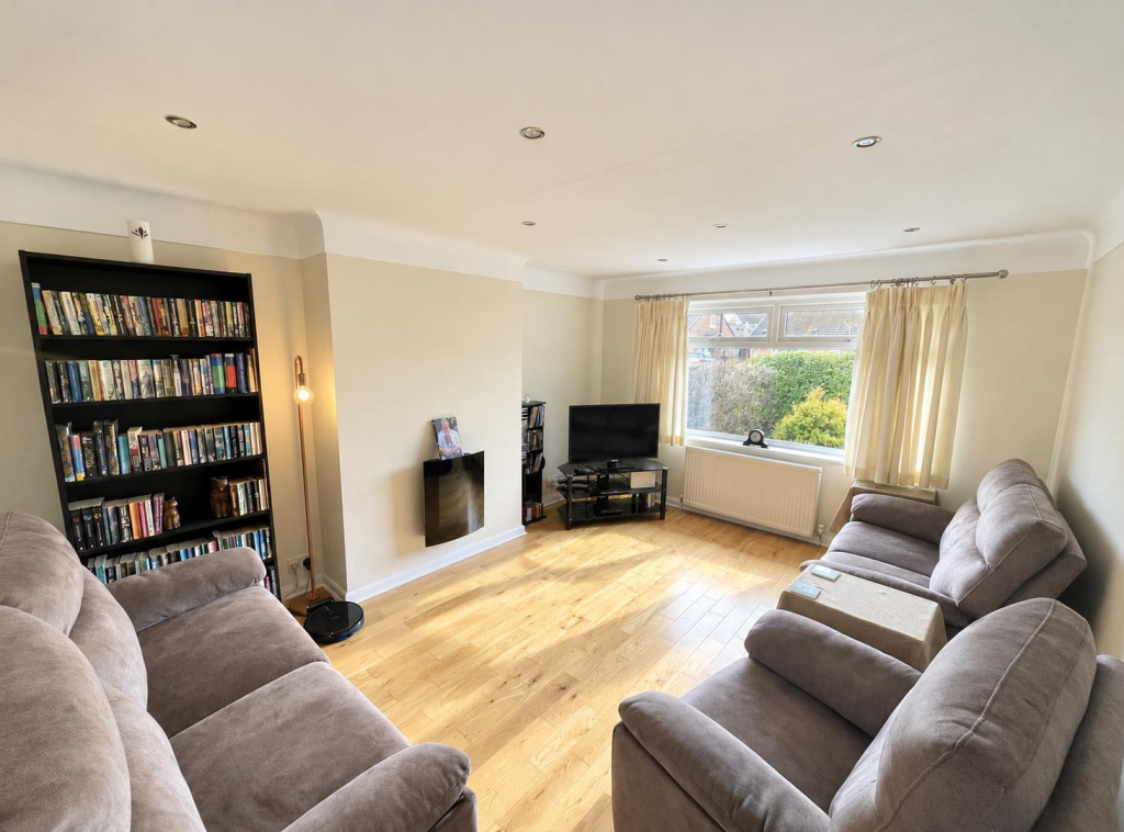 Arundel Close, Pensby, Wirral photo 4