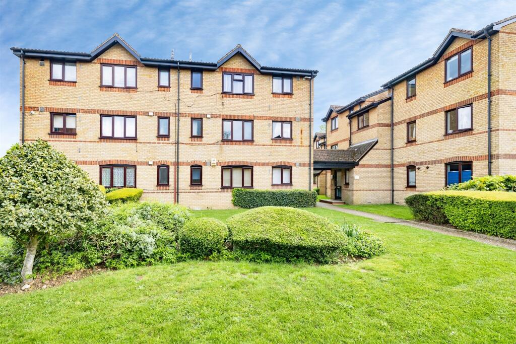 Main image of property: Courtlands Close, Watford