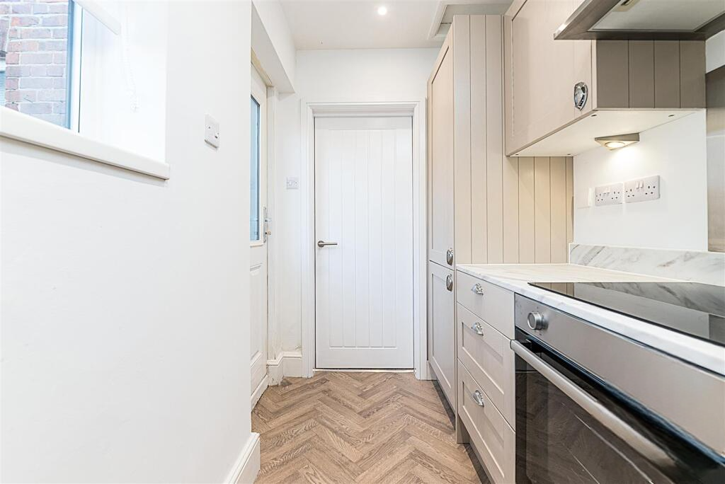 House in Nottingham - View 4