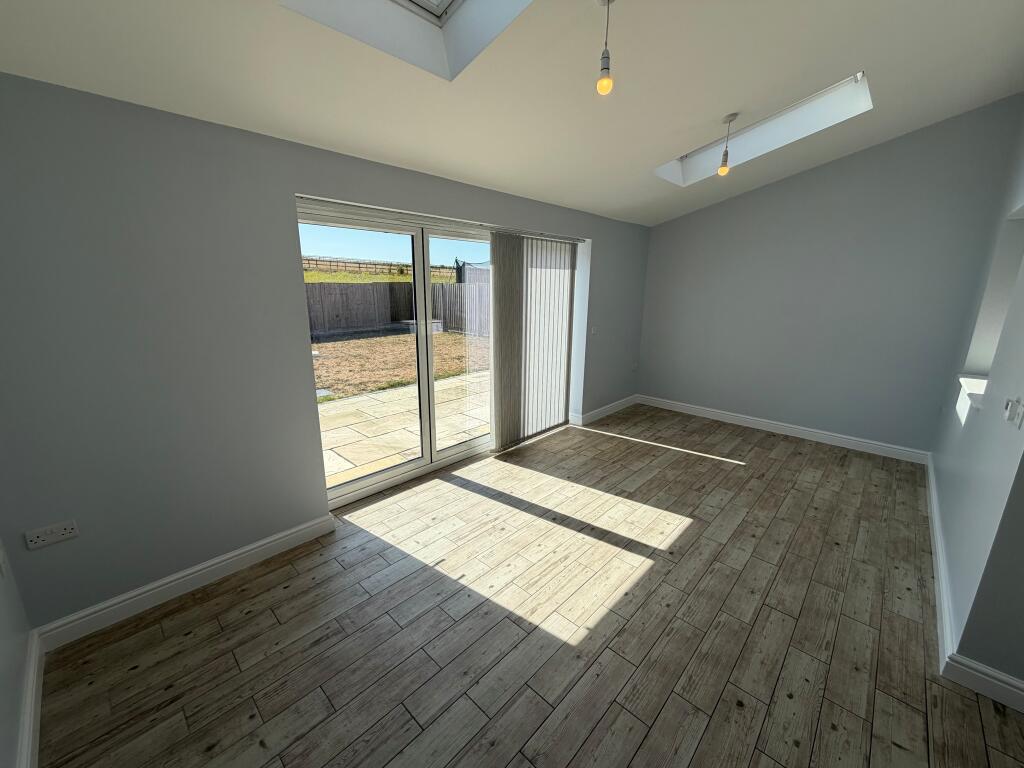 House in King's Lynn and West Norfolk, Methwold Hythe, Methwold - More