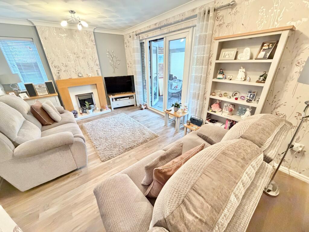 House in Ellesmere Port, Westwood Park - View 4