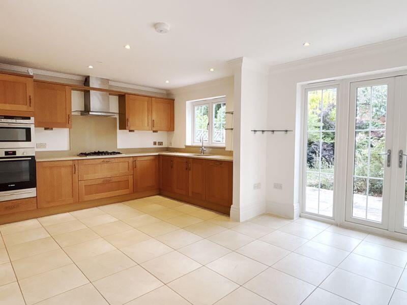 House in Slough - View 3