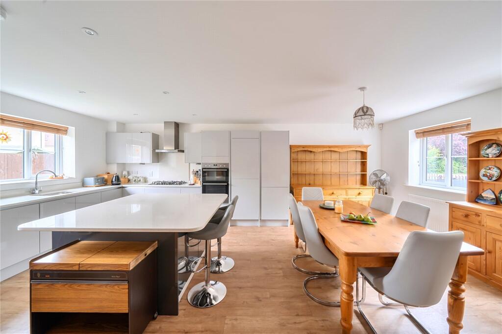 5, Bramley Fields, Norton Sub Hamdon, Stoke-Sub-Hamdon, Somerset photo 3