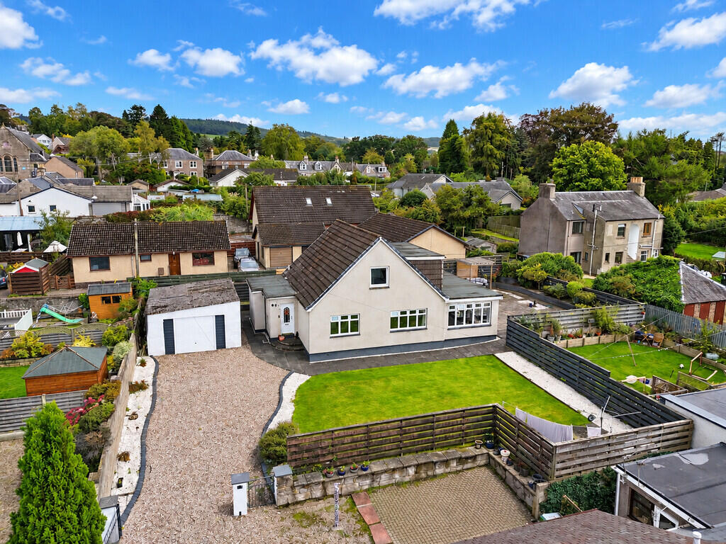 5-bed detached on Perth Road, Perth, £375,000