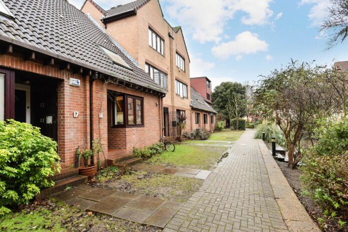 Main image of property: Rotterdam Drive, London, E14 3JA