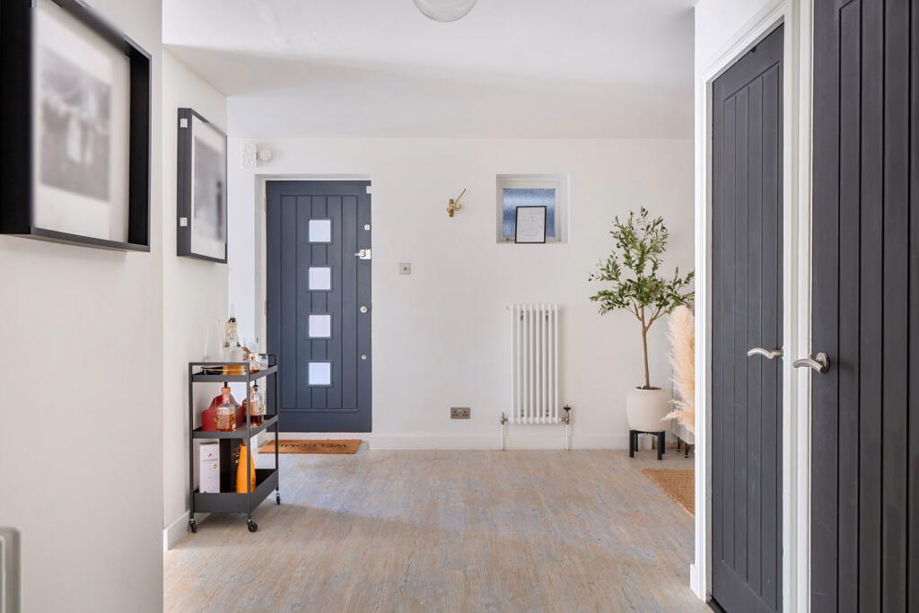 Apartment in Tandridge, Warlingham - View 3